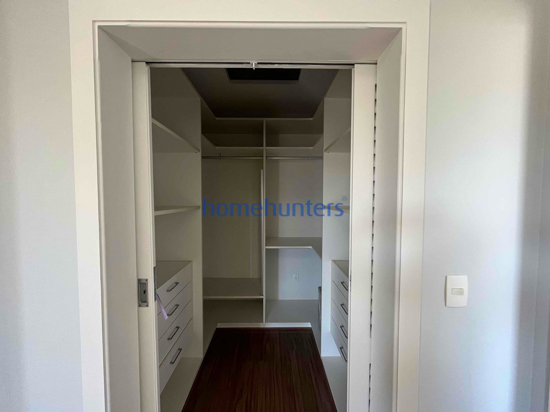 Casa para alugar com 5 quartos, 400m² - Foto 39