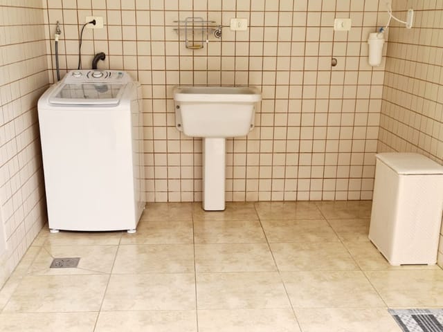 Casa com 300m² 3 quartos e 3 banheiros, à venda, no bairro Residencial Santa Helena em Caçapava