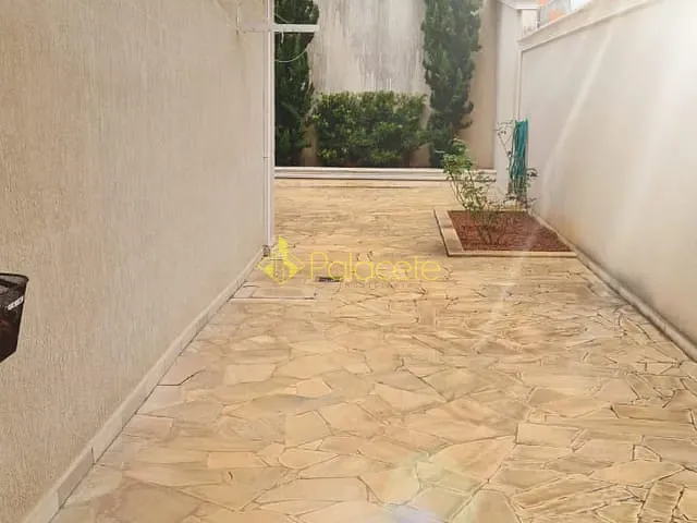 Casa com 300m² 3 quartos e 3 banheiros, à venda, no bairro Residencial Santa Helena em Caçapava