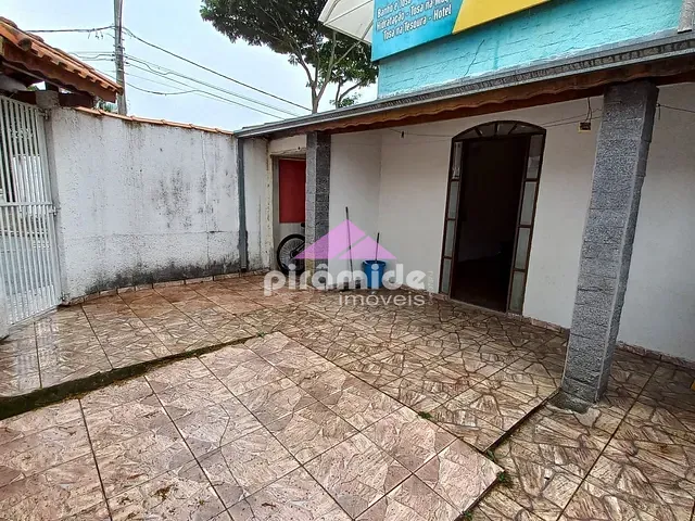 Casa com 210m² 2 quartos e 2 banheiros, à venda, no bairro Eugênio de Mello em São José dos Campos