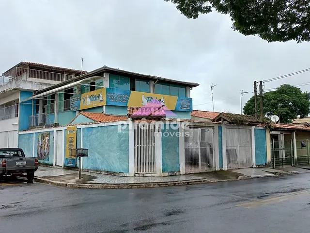 Casa com 210m² 2 quartos e 2 banheiros, à venda, no bairro Eugênio de Mello em São José dos Campos