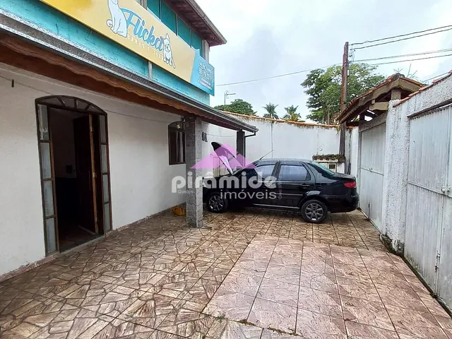 Casa com 210m² 2 quartos e 2 banheiros, à venda, no bairro Eugênio de Mello em São José dos Campos