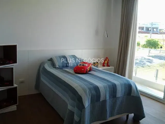Casa com 1057m² 4 quartos e 5 banheiros, à venda, no bairro lago azul em Araçoiaba da Serra