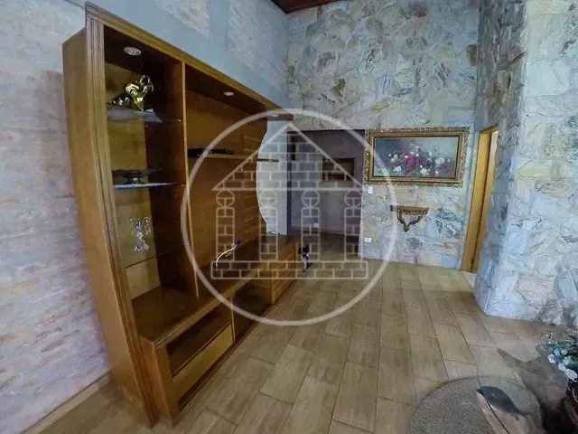 Casa com 759m² 3 quartos e 2 banheiros, à venda, no bairro Lagoa Grande em Embu-Guaçu