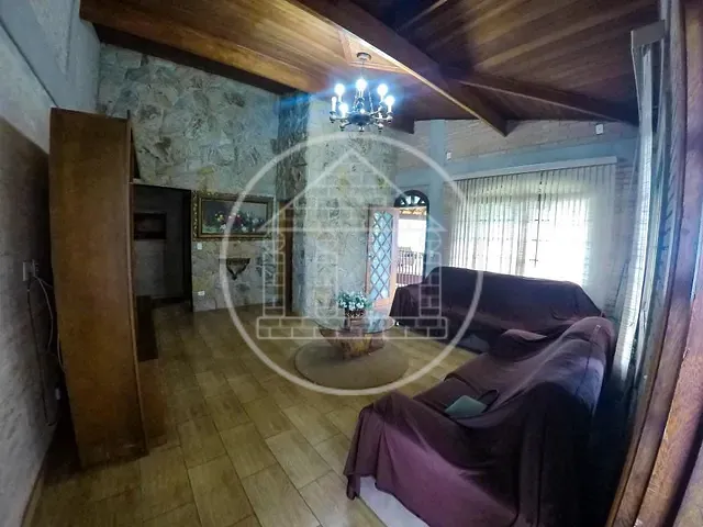 Casa com 759m² 3 quartos e 2 banheiros, à venda, no bairro Lagoa Grande em Embu-Guaçu