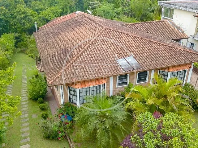 Casa com 759m² 3 quartos e 2 banheiros, à venda, no bairro Lagoa Grande em Embu-Guaçu