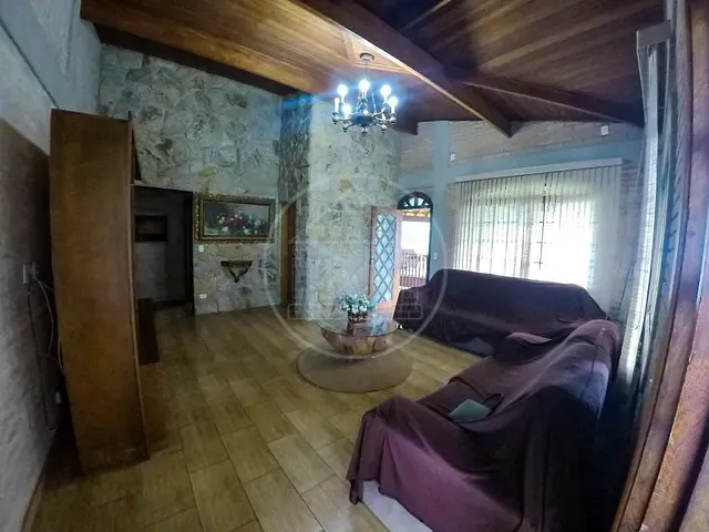 Casa com 759m² 3 quartos e 2 banheiros, à venda, no bairro Lagoa Grande em Embu-Guaçu