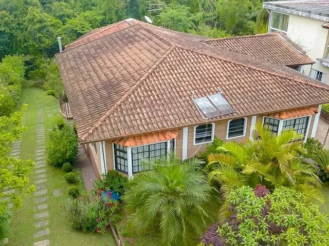 Casa com 759m² 3 quartos e 2 banheiros, à venda, no bairro Lagoa Grande em Embu-Guaçu