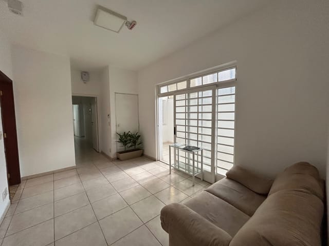 Foto do Casa - Casa Comercial na Av. Heitor Penteado com 7 salas, ar cond. e frente à Lagoa | Home Hunters