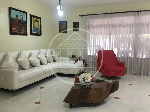 Casa com 292m² 3 quartos e 2 banheiros, à venda, no bairro Jardim Ipanema (Zona Sul) em São Paulo