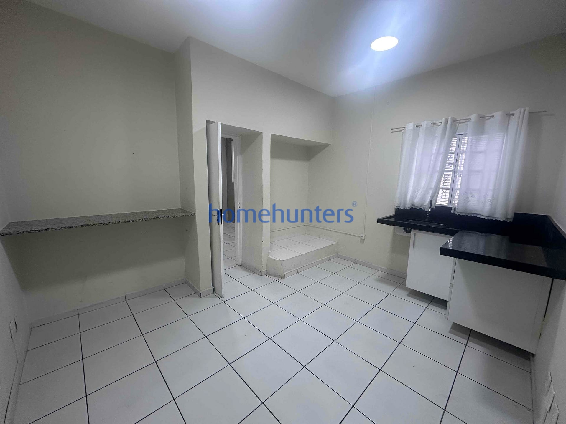 Casa para alugar com 1 quarto, 110m² - Foto 7