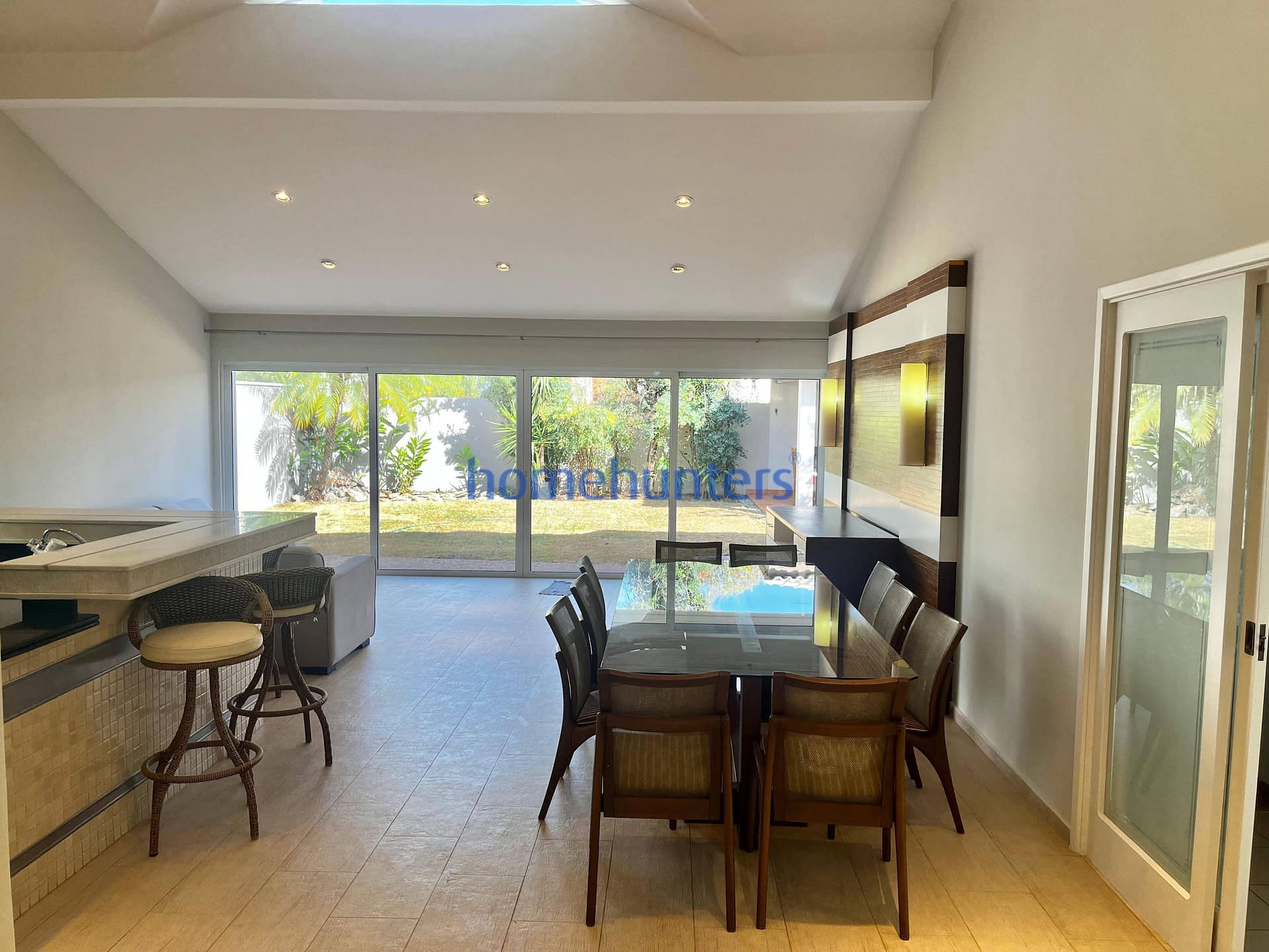 Casa à venda e aluguel com 4 quartos, 320m² - Foto 10