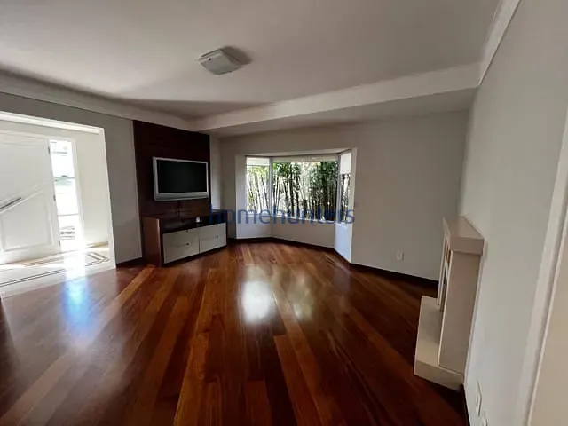 Casa com 642m² 4 quartos e 5 banheiros, à venda, no bairro Loteamento Alphaville Campinas em Campinas