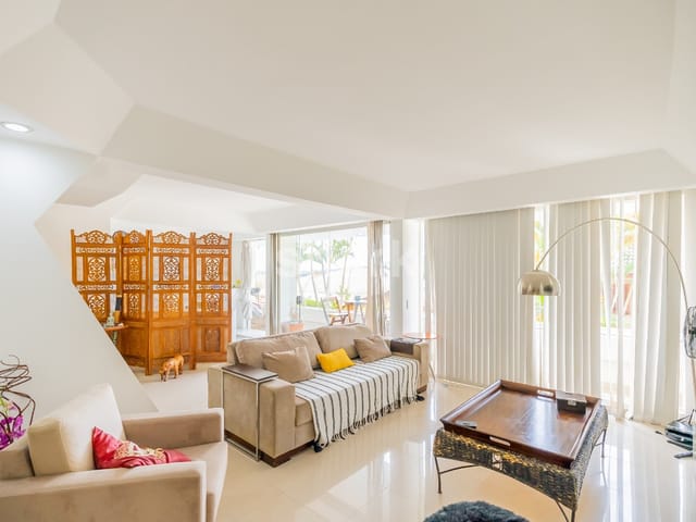 Casa com 348m² 4 quartos e 6 banheiros, à venda ou para alugar, no bairro Alphaville em Santana de Parnaíba