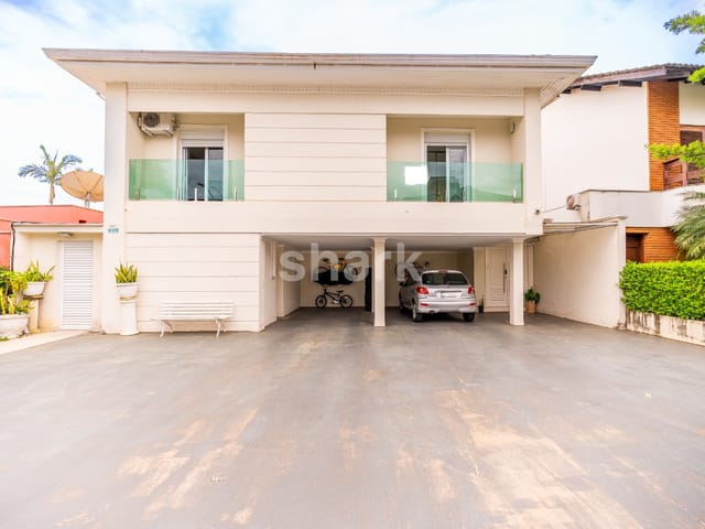 Casa com 348m² 4 quartos e 6 banheiros, à venda ou para alugar, no bairro Alphaville em Santana de Parnaíba