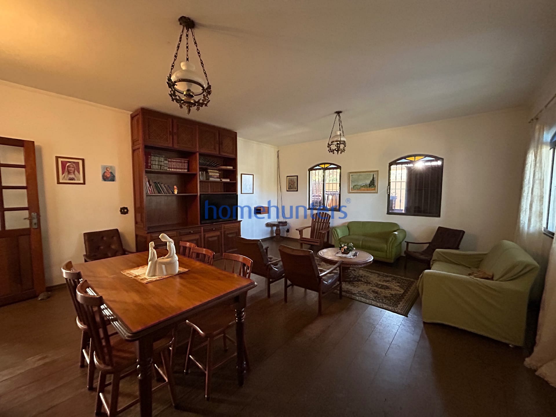 Casa para alugar com 7 quartos, 357m² - Foto 2