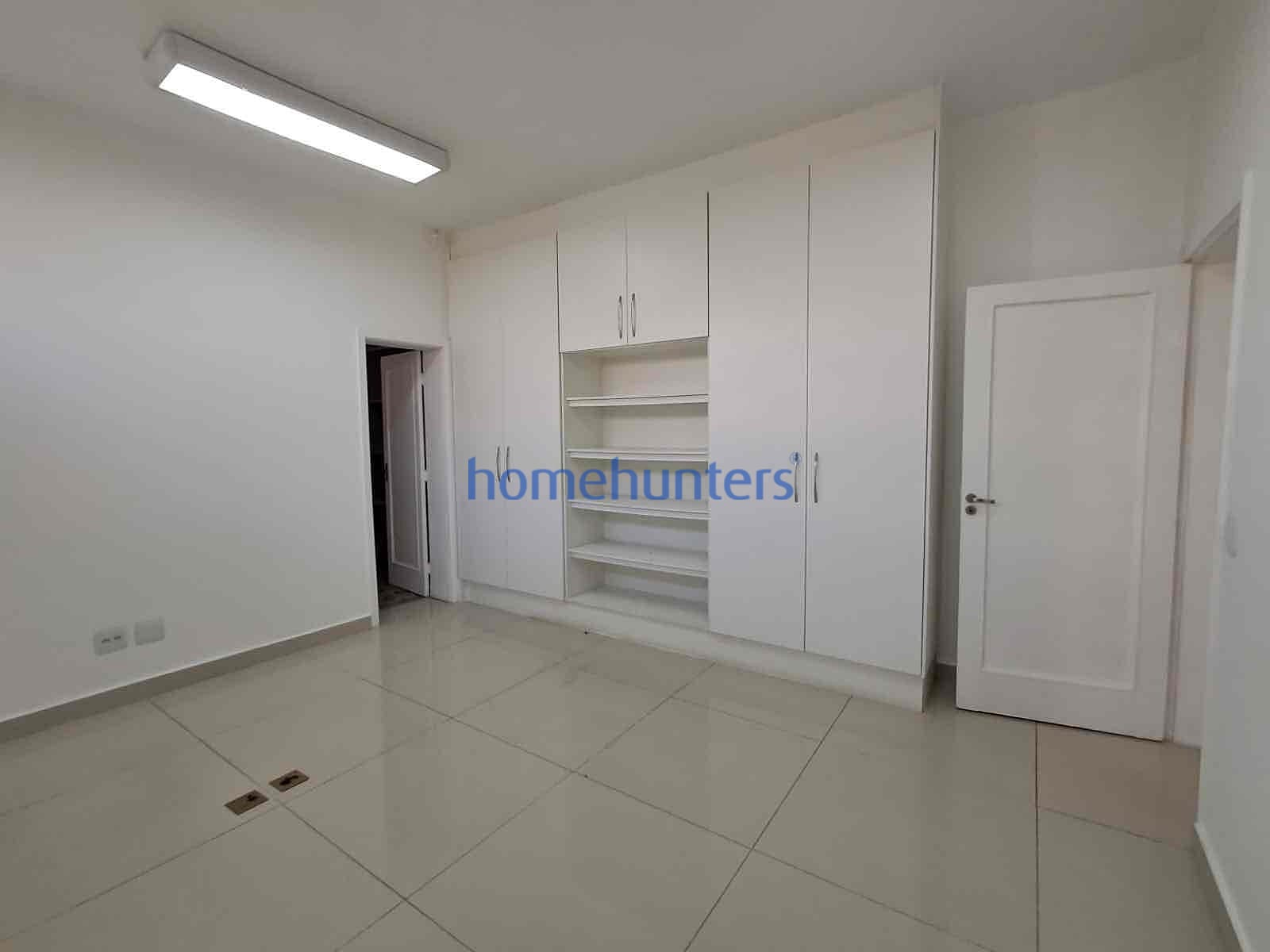Casa para alugar com 1 quarto, 424m² - Foto 10