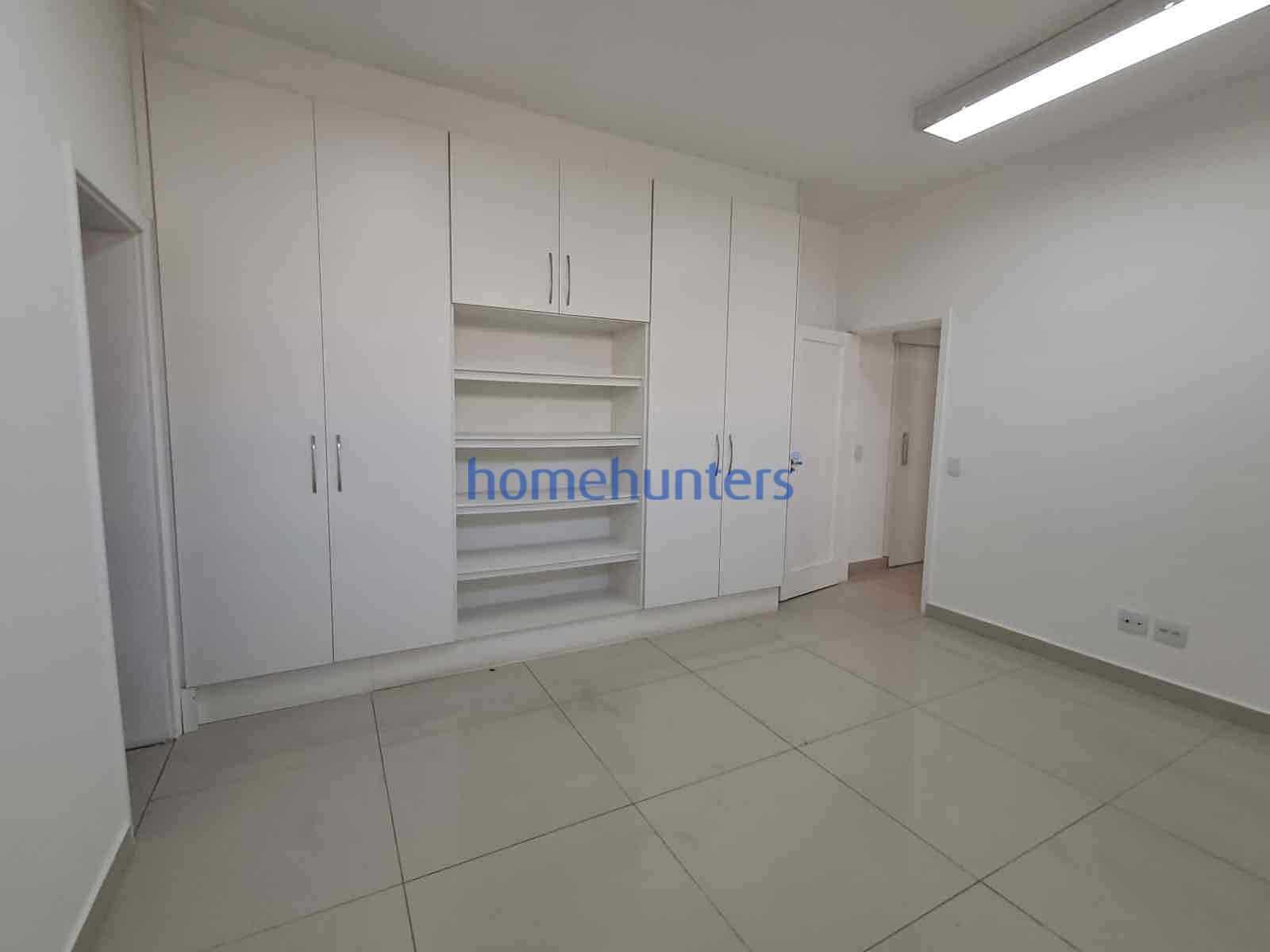 Casa para alugar com 1 quarto, 424m² - Foto 26