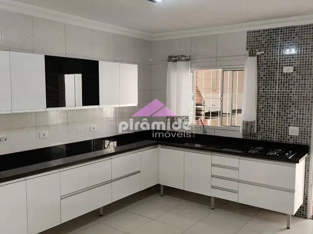 Casa com 250m² 3 quartos e 3 banheiros, para alugar, no bairro Jardim Altos de Santana em São José Dos Campos