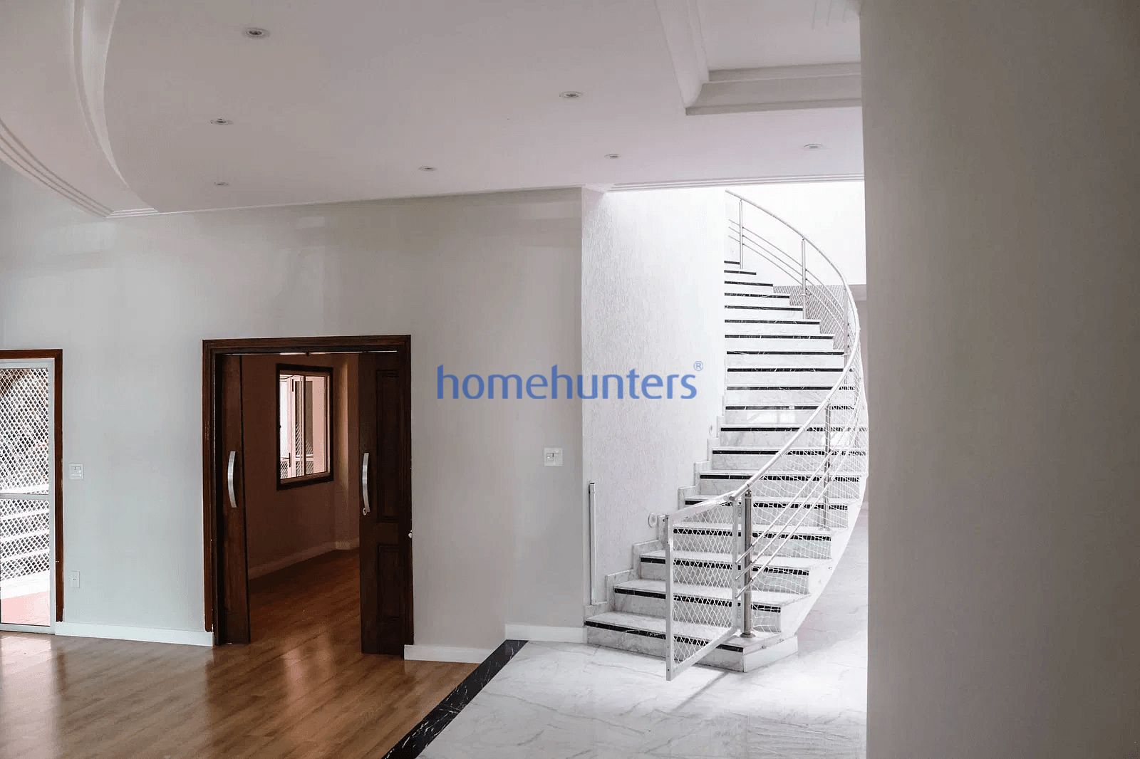 Casa à venda e aluguel com 5 quartos, 446m² - Foto 5