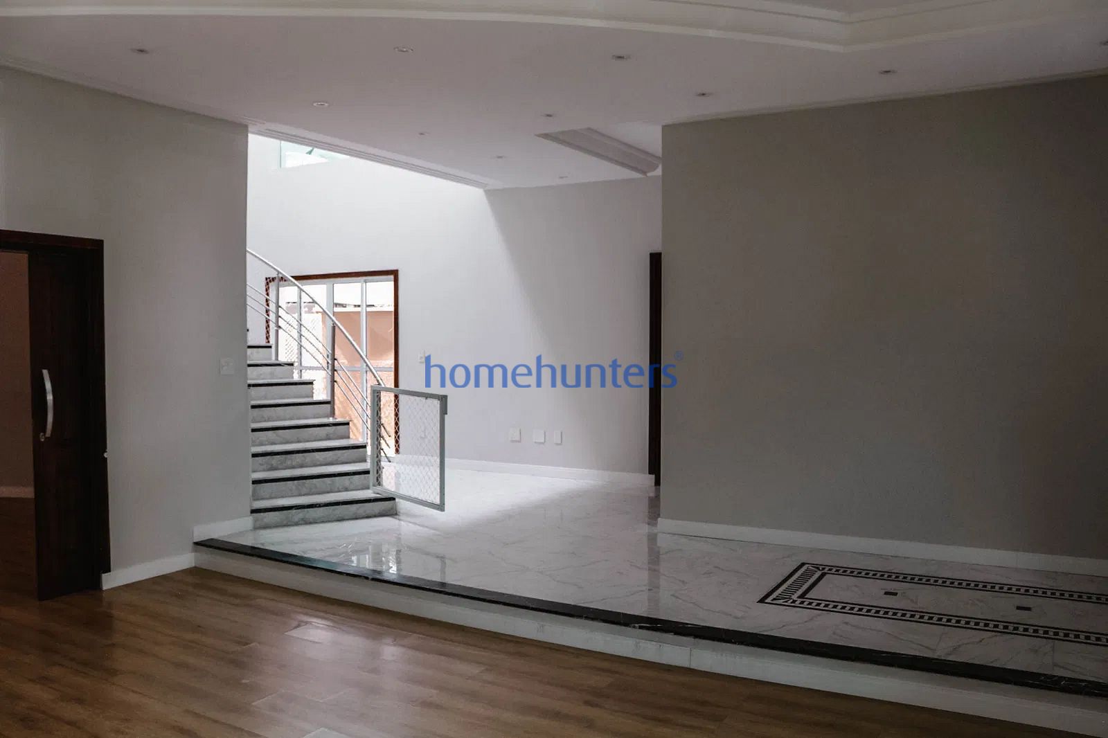 Casa à venda e aluguel com 5 quartos, 446m² - Foto 6