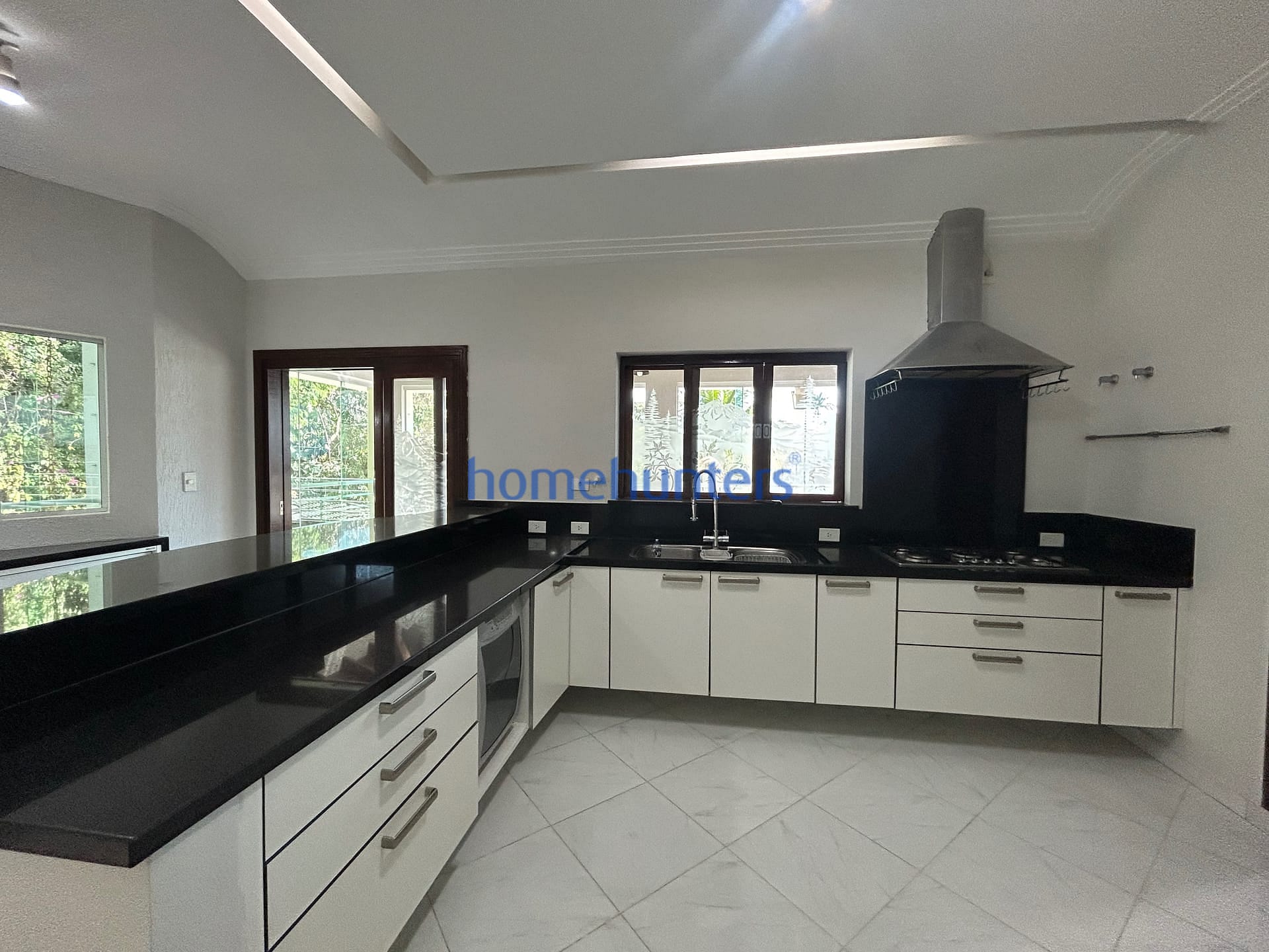 Casa à venda e aluguel com 5 quartos, 446m² - Foto 27