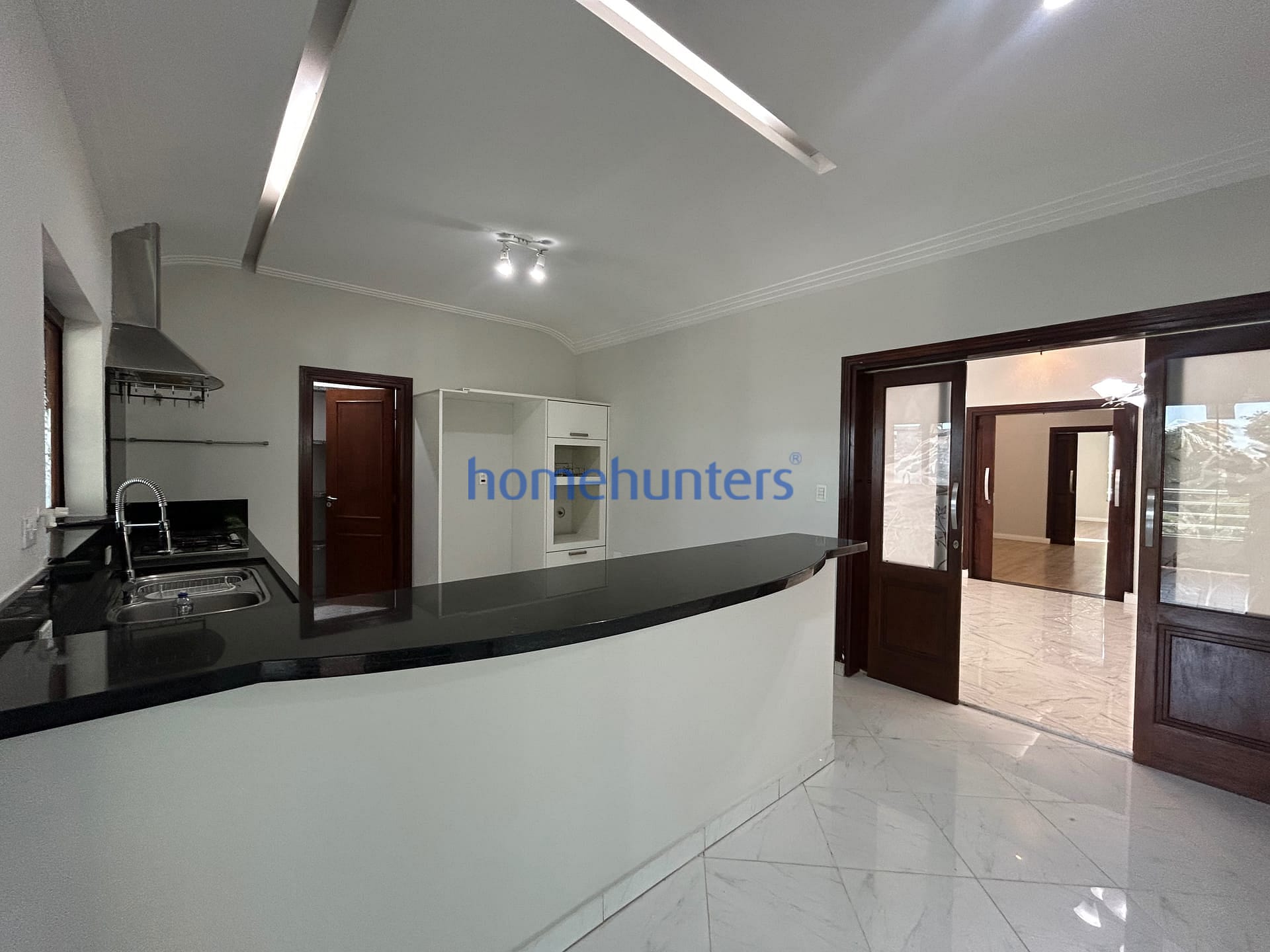 Casa à venda e aluguel com 5 quartos, 446m² - Foto 31