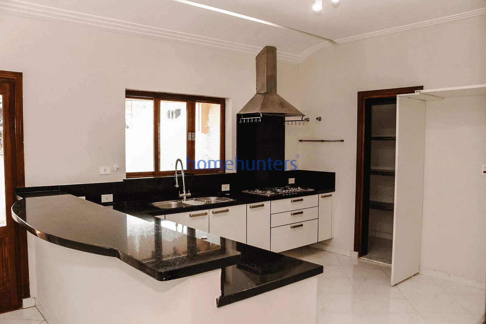 Casa à venda e aluguel com 5 quartos, 446m² - Foto 25
