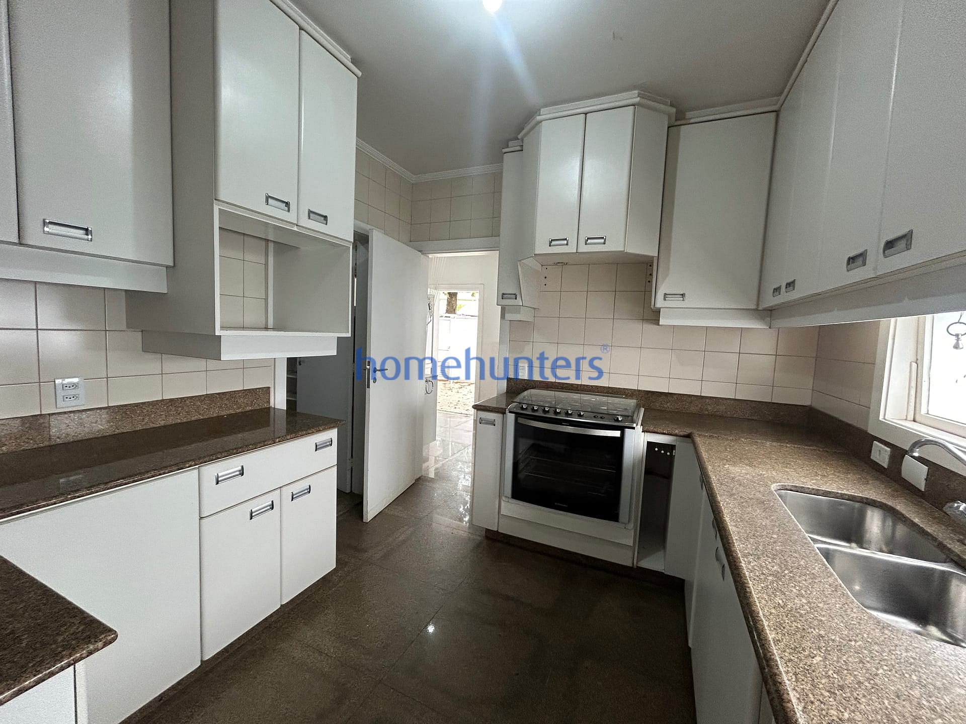 Casa à venda e aluguel com 5 quartos, 629m² - Foto 33