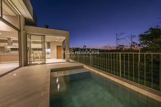 Casa, 3 quartos, 233 m² - Foto 1