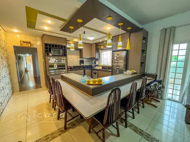 Casa com 270m² 7 quartos e 3 banheiros, à venda, no bairro Jardim Terras Do Sul em São José dos Campos
