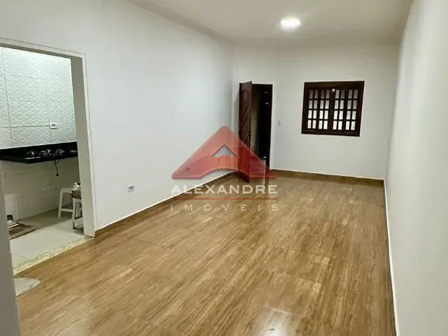 Casa com 125m² 2 quartos e 1 banheiro, à venda, no bairro Jardim Santa Inês III em São José dos Campos