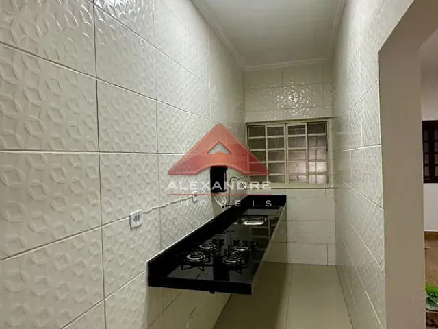 Casa com 125m² 2 quartos e 1 banheiro, à venda, no bairro Jardim Santa Inês III em São José dos Campos