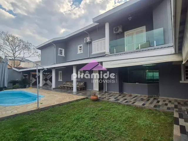 Casa com 350m² 4 quartos e 4 banheiros, para alugar, no bairro Loteamento Villa Branca em Jacareí