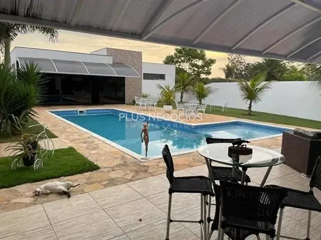 Casa com 1800m² 3 quartos e 5 banheiros, à venda, no bairro Condomínio Village Ipanema em Araçoiaba da Serra