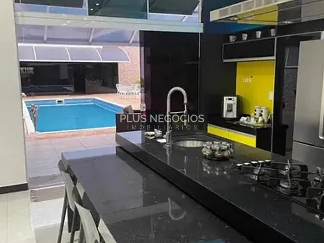 Casa com 1800m² 3 quartos e 5 banheiros, à venda, no bairro Condomínio Village Ipanema em Araçoiaba da Serra