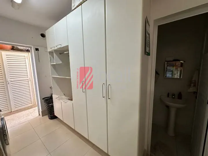 Casa de Condomínio com 4 quartos à venda e aluguel, 350m² — foto 43 de 44