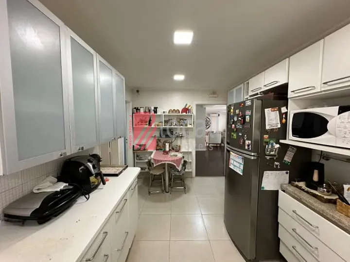 Casa de Condomínio com 4 quartos à venda e aluguel, 350m² — foto 21 de 44