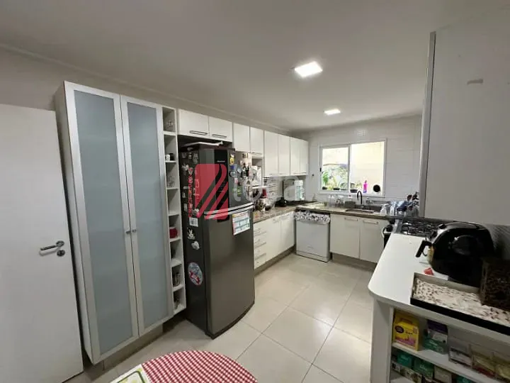 Casa de Condomínio com 4 quartos à venda e aluguel, 350m² — foto 23 de 44