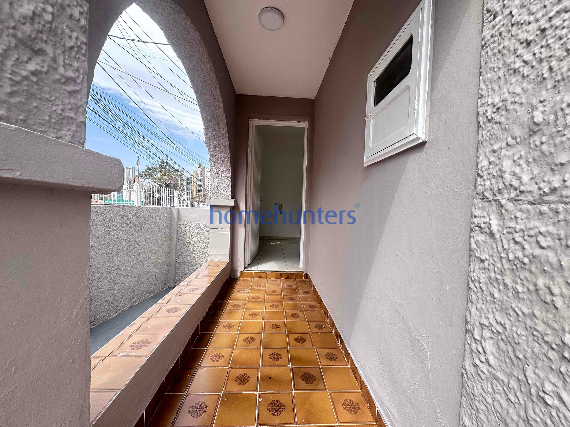 Casa à venda e aluguel com 3 quartos, 67m² - Foto 2
