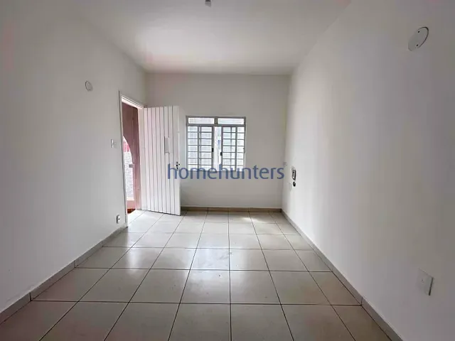 Casa com 220m² 3 quartos e 1 banheiro, à venda ou para alugar, no bairro Vila Itapura em Campinas