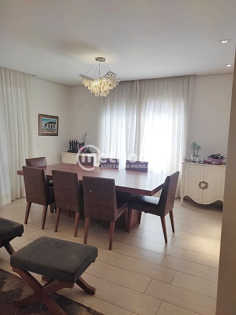 Casa, 4 quartos, 220 m² - Foto 4