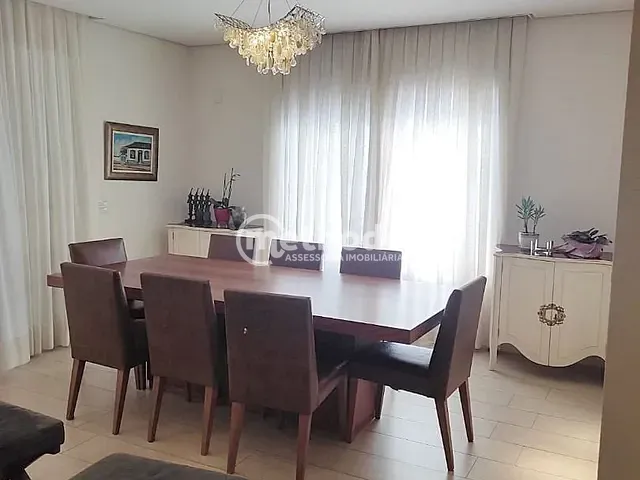 Casa com 520m² 4 quartos e 5 banheiros, à venda, no bairro Barão Geraldo em Campinas