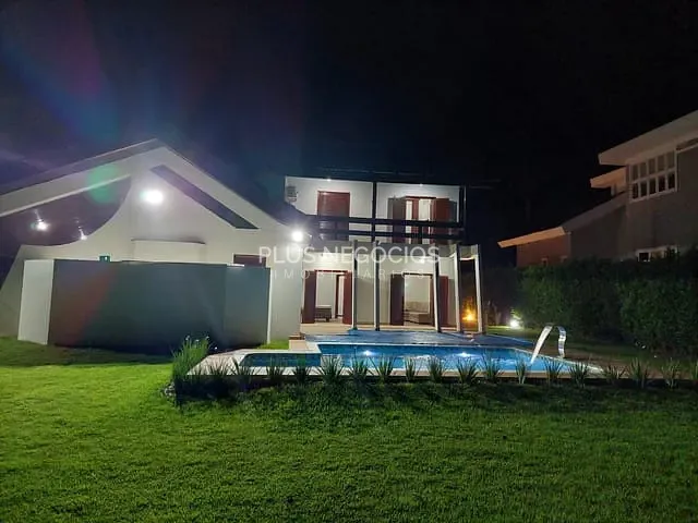 Casa com 1450m² 4 quartos e 3 banheiros, à venda ou para alugar, no bairro Barreirinho em Araçoiaba da Serra