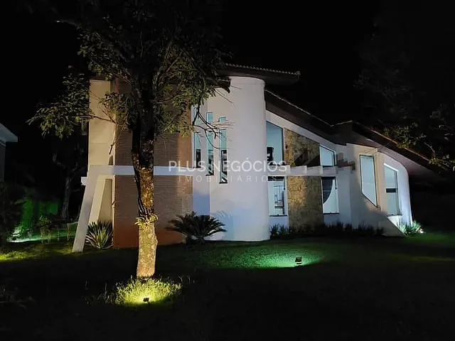 Casa com 1450m² 4 quartos e 3 banheiros, à venda ou para alugar, no bairro Barreirinho em Araçoiaba da Serra