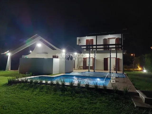 Casa com 1450m² 4 quartos e 3 banheiros, à venda ou para alugar, no bairro Barreirinho em Araçoiaba da Serra