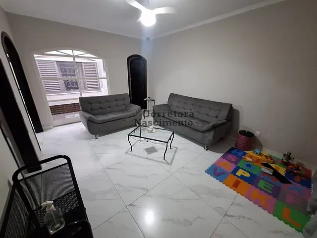 Casa com 300m² 2 quartos e 3 banheiros, à venda, no bairro Jardim Mesquita em Jacareí