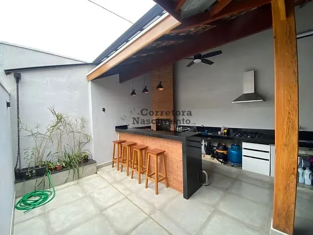 Casa 2 quartos e 3 banheiros, à venda, no bairro Jardim Santa Maria em Jacareí