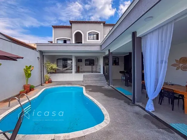 Casa com 250m² 3 quartos e 2 banheiros, à venda, no bairro Vila Antônio Augusto Luiz em Caçapava