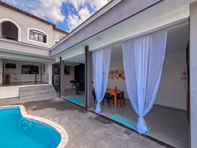 Casa com 250m² 3 quartos e 2 banheiros, à venda, no bairro Vila Antônio Augusto Luiz em Caçapava